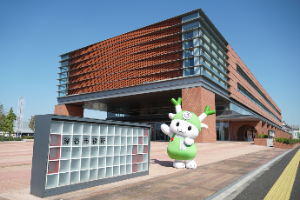深谷市役所とふっかちゃん