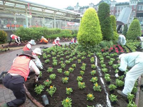 ステイション植栽1
