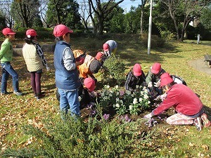 城址公園花植え写真