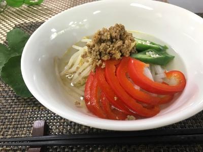 夏野菜とカレーそぼろのフォー