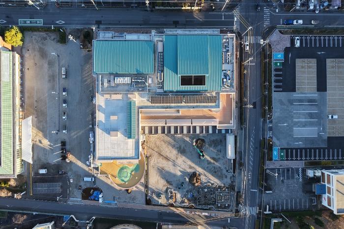 R7.12.15内部クリーニング、屋内遊具取付、インターロッキングブロック舗装