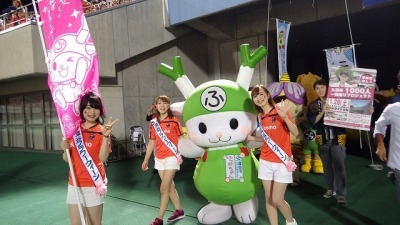 ふっかちゃんとフラワークイーンの皆様☆