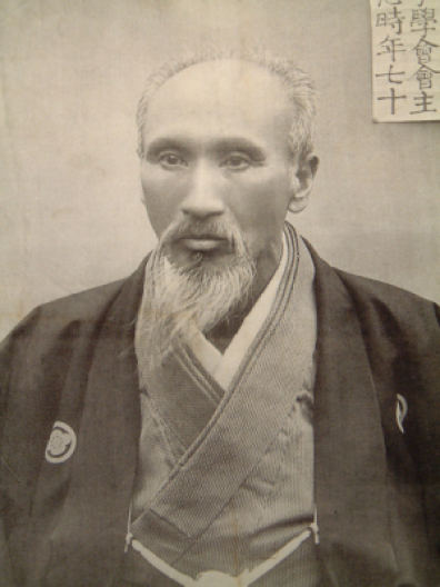 (写真)尾高惇忠(深谷市教育委員会所蔵)