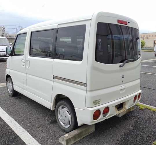 売却する公用車(後面)
