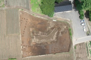 上空から見た建物跡