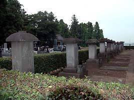 岡部藩主歴代の墓 附安部大蔵君碑の写真