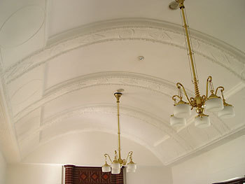 ヴォールト天井とレリーフ画像