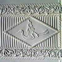 鶴模様の石膏レリーフ画像