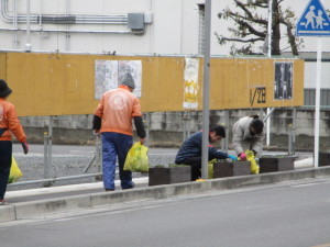 駅通り花がら摘み