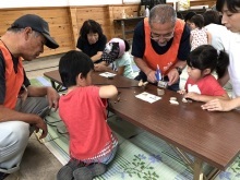 枝で仲間をつくる