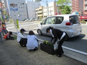 駅通り除草