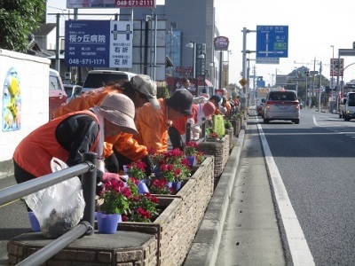 国道17号プランター植栽