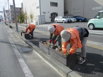 駅通りプランター植栽