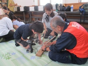 木のオブジェづくり体験