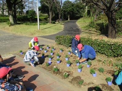 城址公園小学生植栽