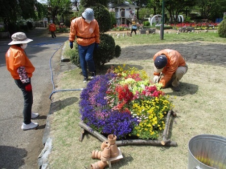 花の配置作業