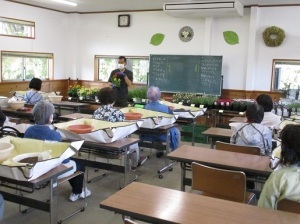 初夏の草花を使った寄せ植え教室