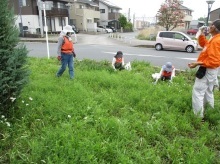 武川駅南口ロータリー除草活動