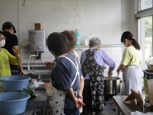 草木染め教室（サルスベリで墨色に染めよう）