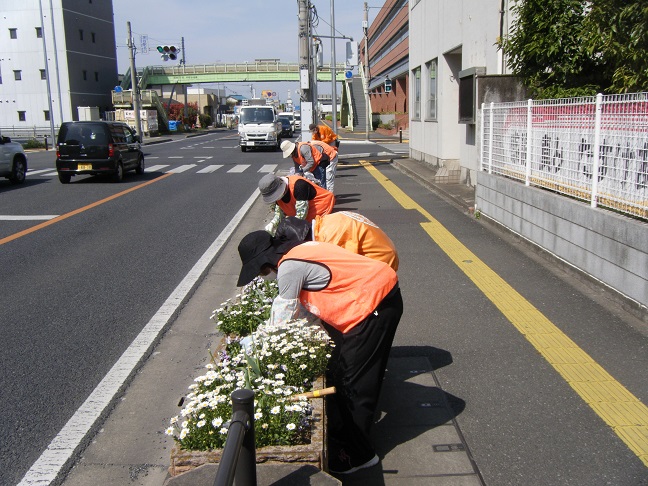 国道17号プランター除草活動