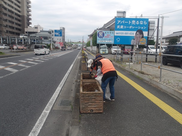 国道17号プランター活動