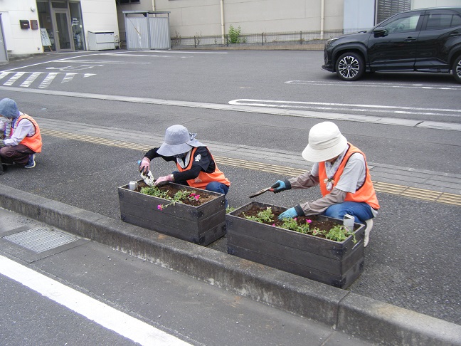 駅通りプランター植栽