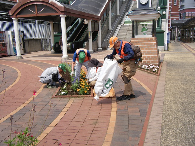 ステイションガーデン除草活動