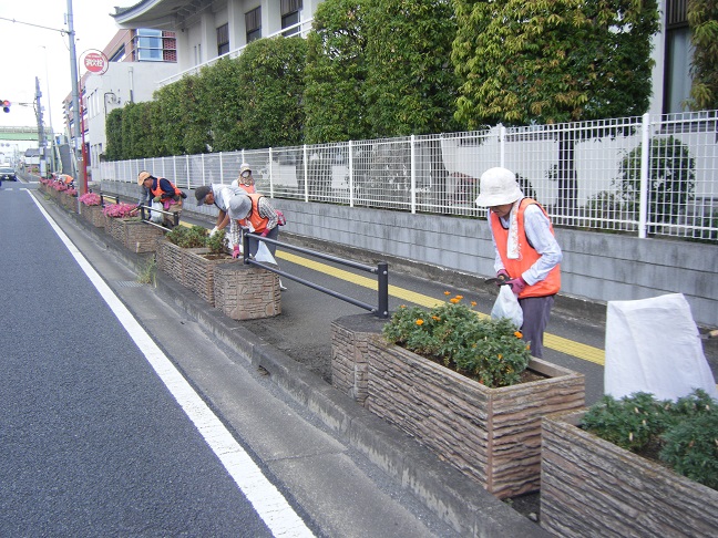 国道17号プランター除草活動