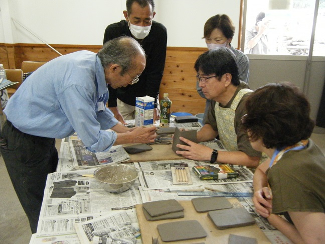 テラコッタハウスを作って『あかり展』に参加しよう