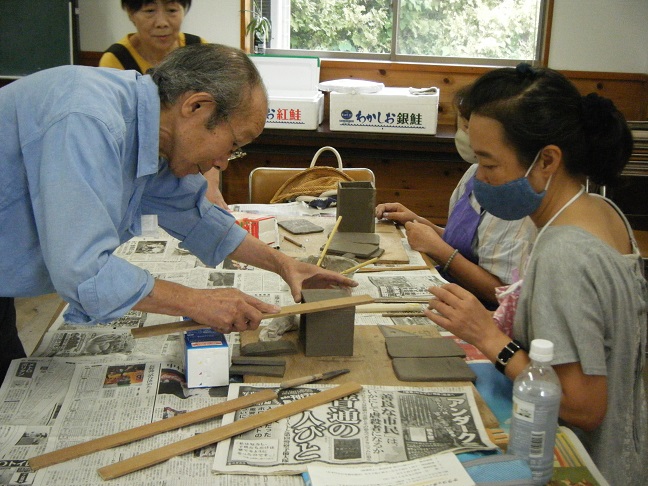 テラコッタハウスを作って『あかり展』に参加しよう