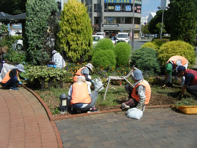 ステイションガーデン除草活動