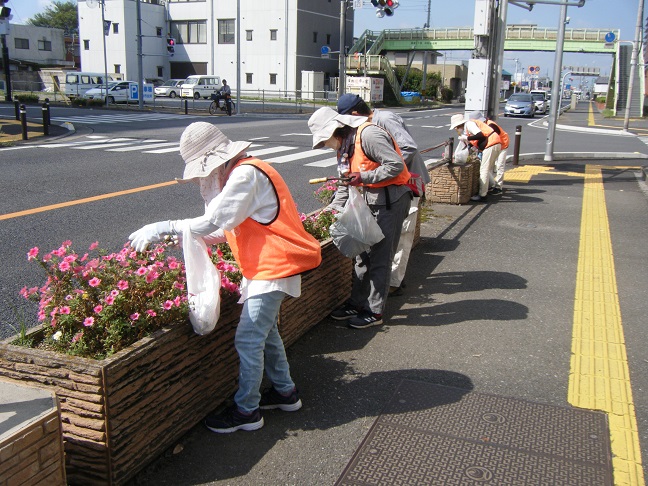 国道17号プランター除草活動