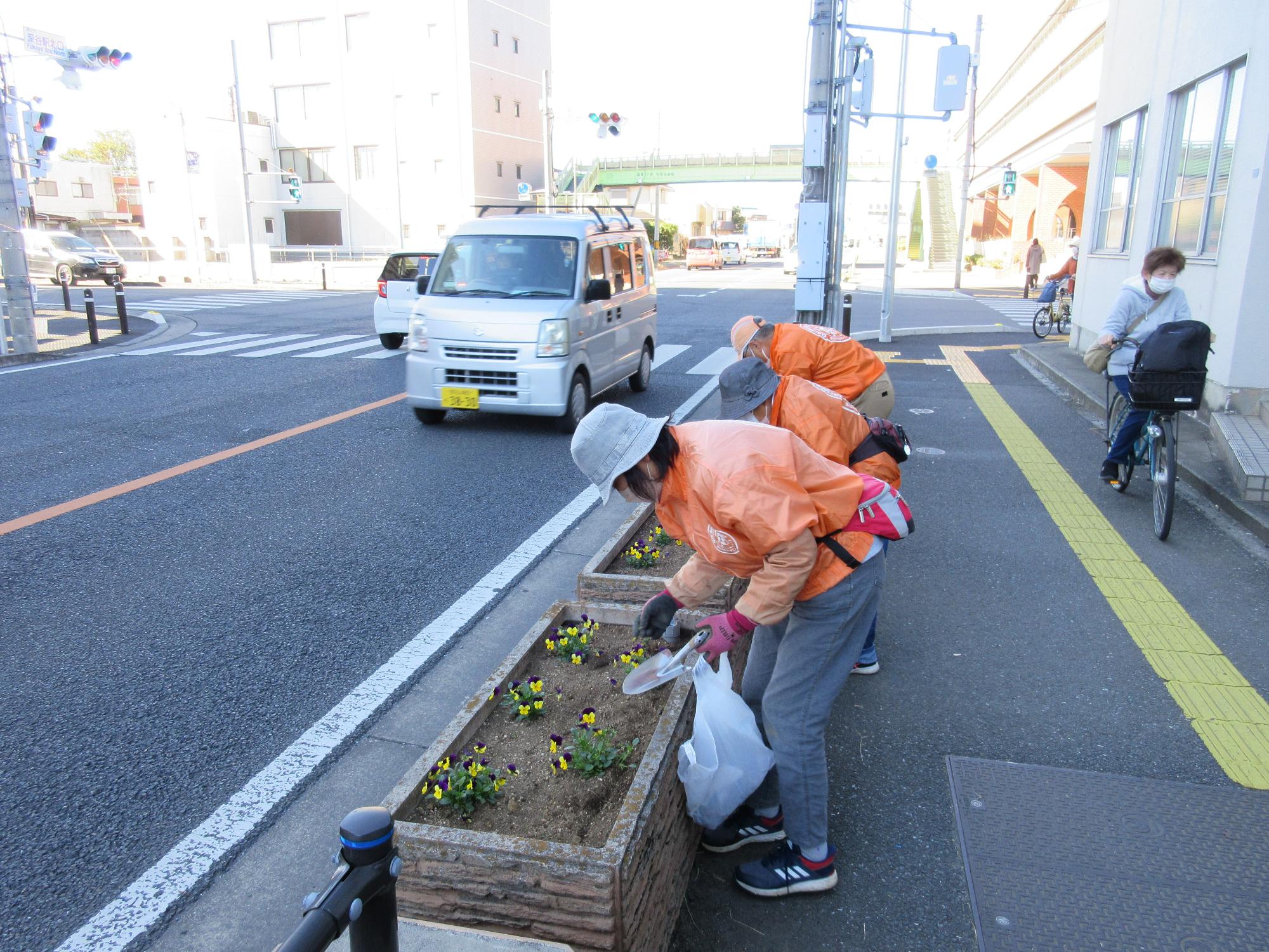 国道17号プランター活動