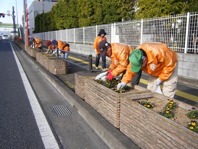 国道17号プランター除草活動