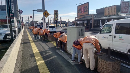 国道17号プランター除草活動