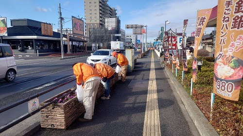 国道17号プランター除草活動