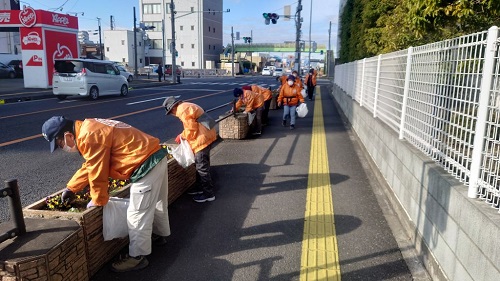 国道17号プランター除草活動