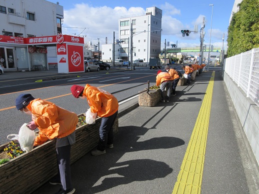 国道17号プランター除草活動