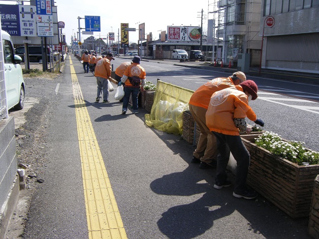 国道17号プランター除草活動