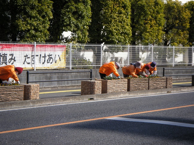 国道17号プランター除草活動