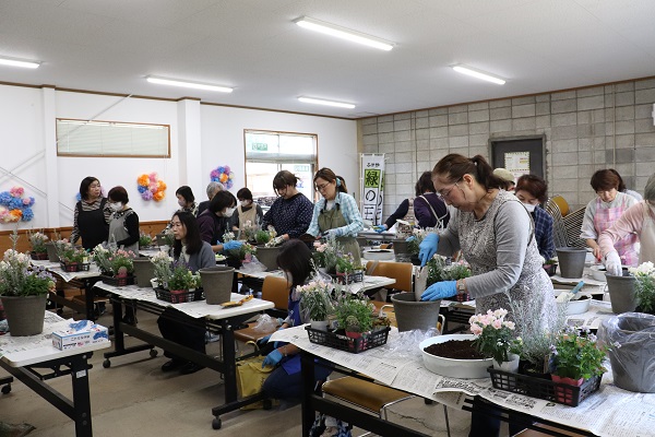春まで楽しめる寄せ植え教室