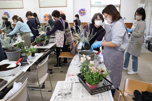 春まで楽しめる寄せ植え教室