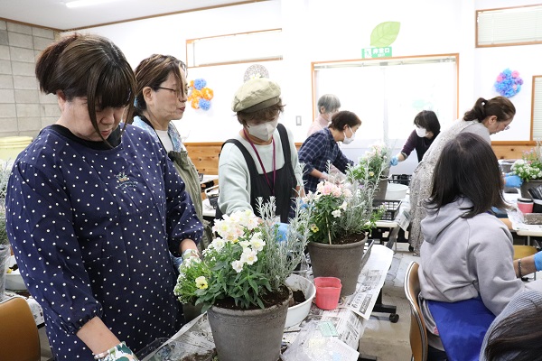 春まで楽しめる寄せ植え教室
