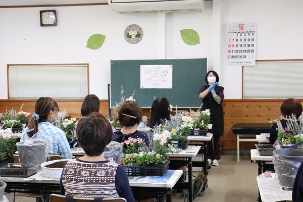 春まで楽しめる寄せ植え教室