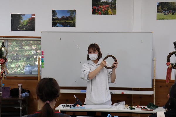 クリスマスリースづくり