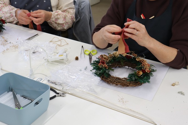 クリスマスリースづくり