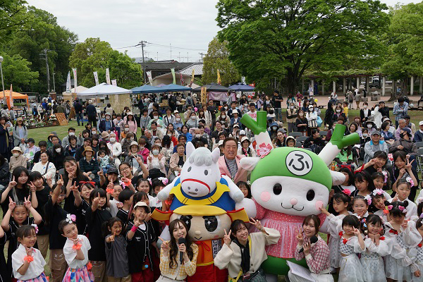 ふかやPRステージ終了後集合写真