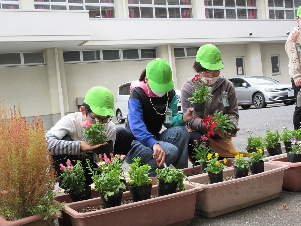 深谷西小学校
