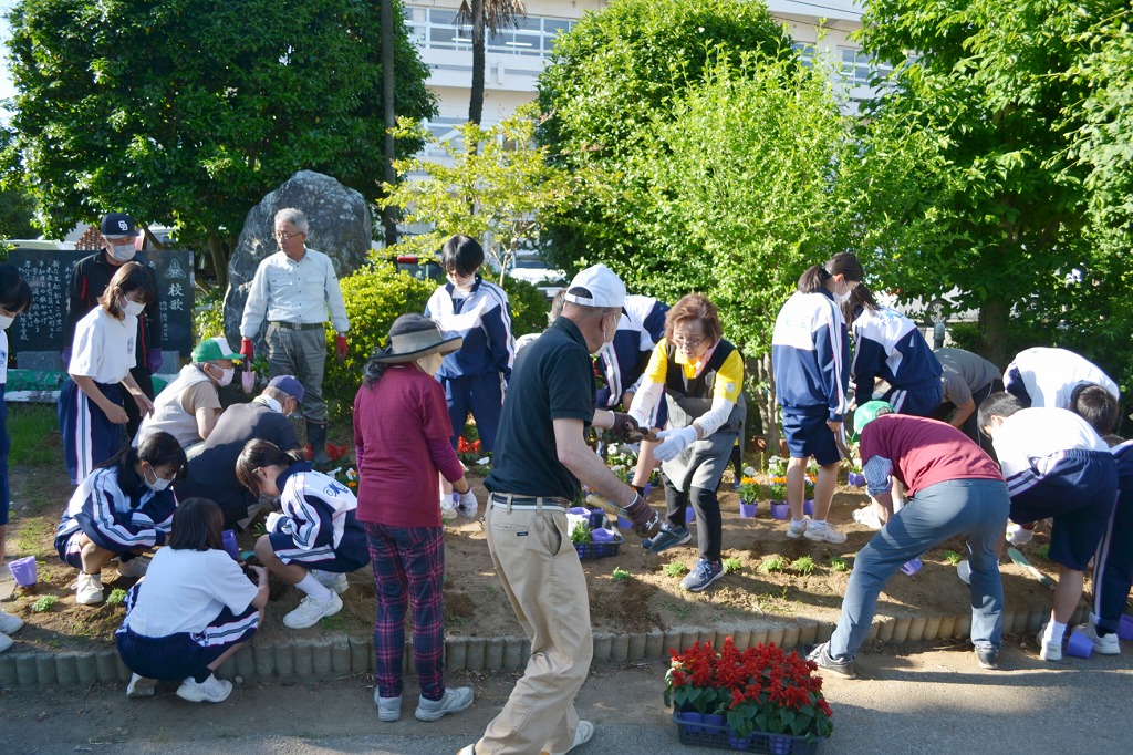 岡部中学校