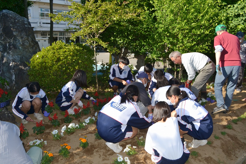 岡部中学校
